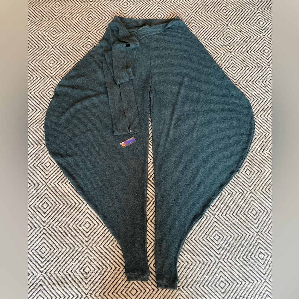 Onion “miss auntie’s pants” in evergreen knit